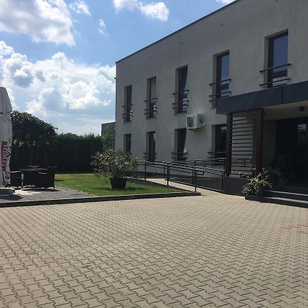 Hotel Vis A Vis Oleśnica Extérieur photo