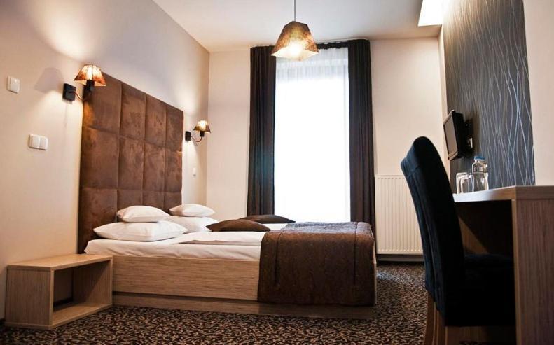Hotel Vis A Vis Oleśnica Chambre photo