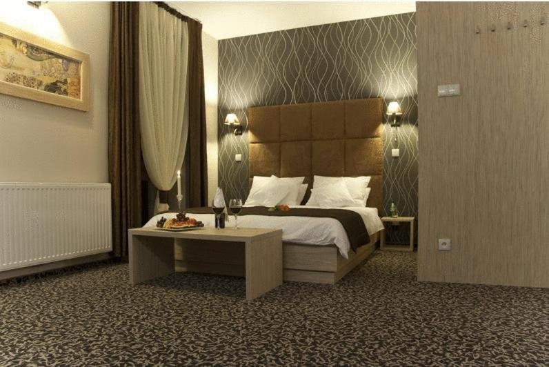 Hotel Vis A Vis Oleśnica Extérieur photo